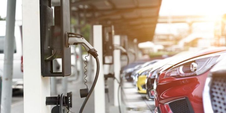 Explore Electric Vehicle Batteries: Beginner Guide, Details, Maintenance Tips, and Energy Storage Knowledge