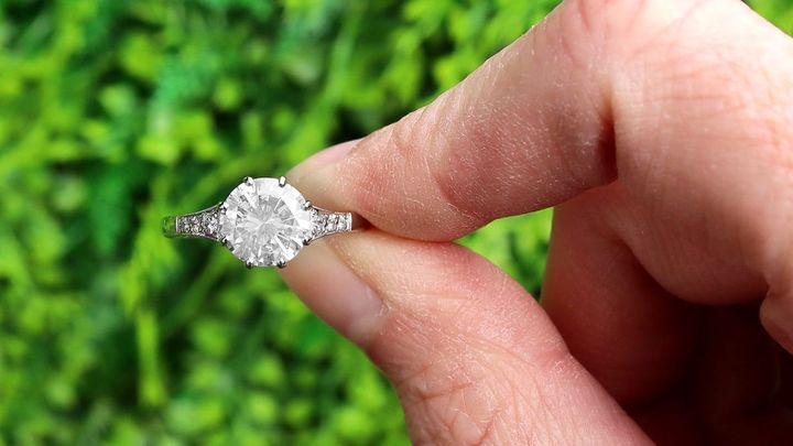 Solitaire Engagement Rings: Explore Guide, Tips, Insights, and Essential Information